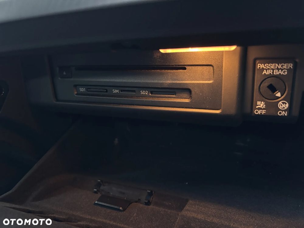Audi A4 Avant 35 TFSI S tronic design - 28