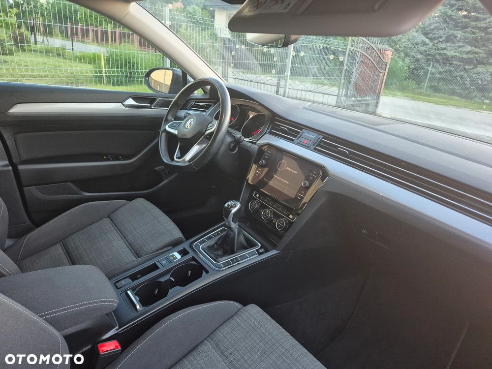 Volkswagen Passat 2.0 TDI (BlueMotion Technology) Comfortline - 12