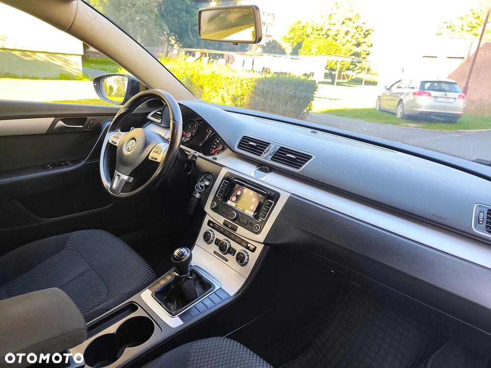 Volkswagen Passat 2.0 TDI BlueMotion Technology Comfortline - 13