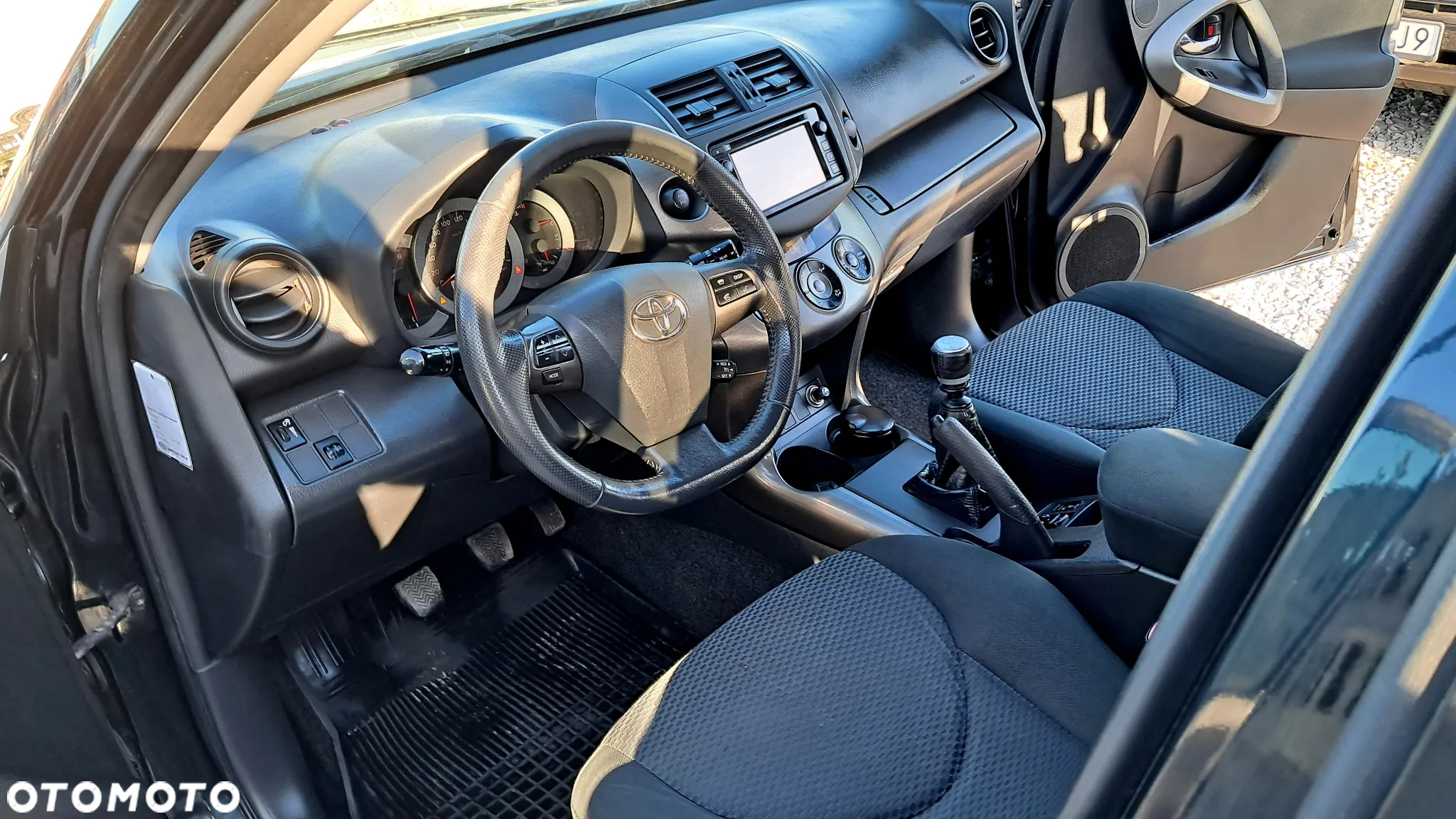 Toyota RAV4 2.0 VVT-i Premium - 24