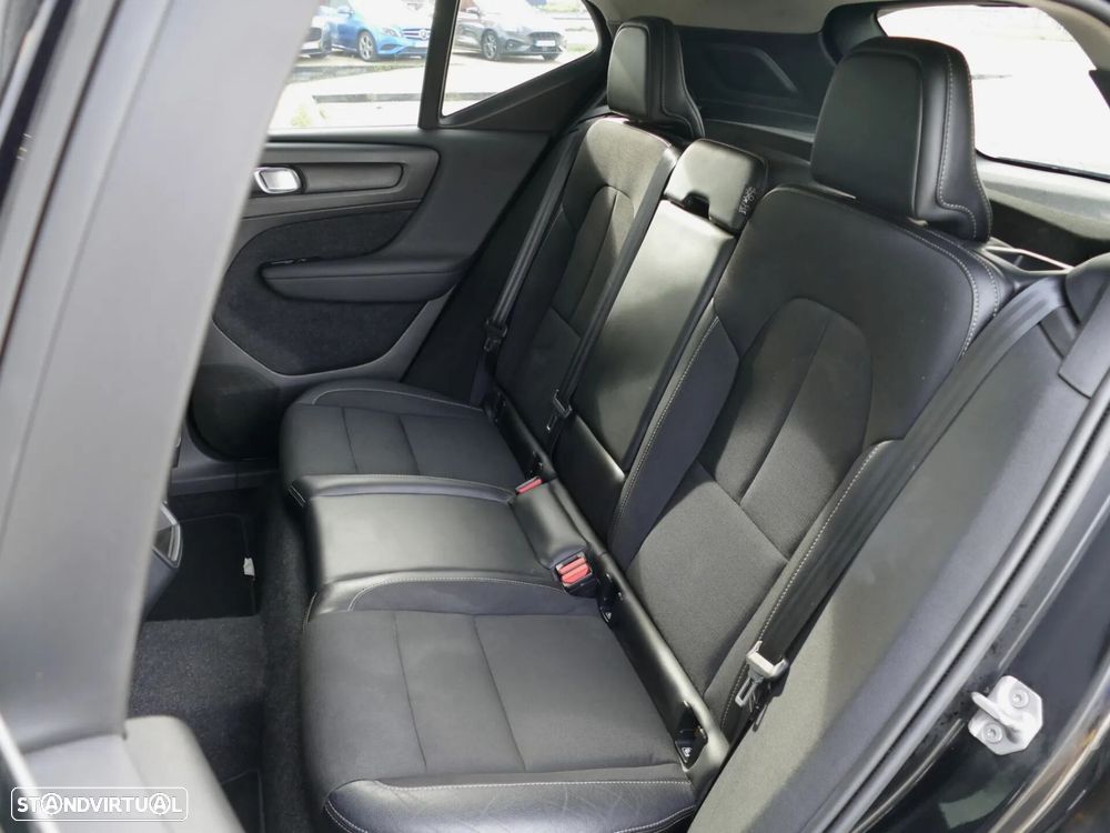 Volvo XC 40 2.0 D3 Momentum Geartronic - 24