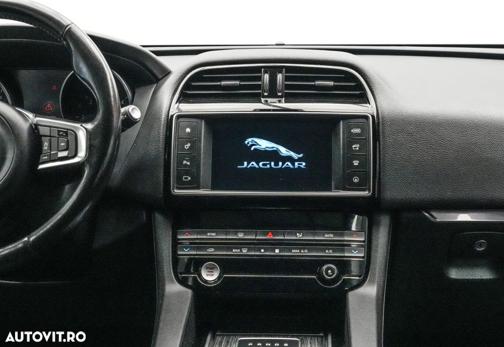 Jaguar F-Pace 20d AWD R-Sport - 17