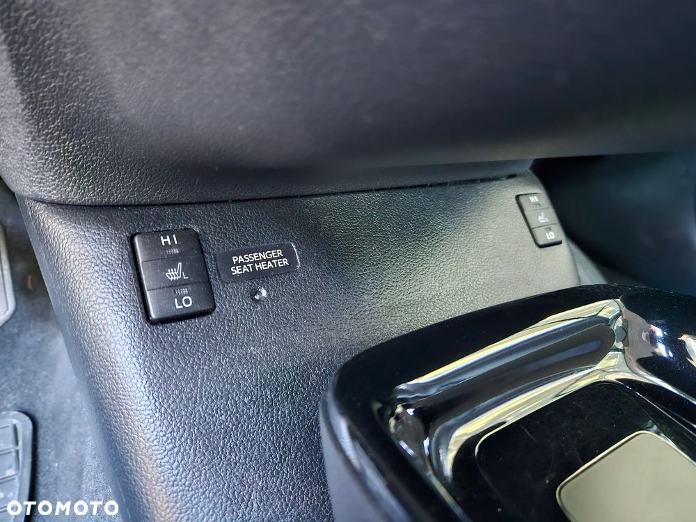 Toyota Prius Hybrid Executive - 13