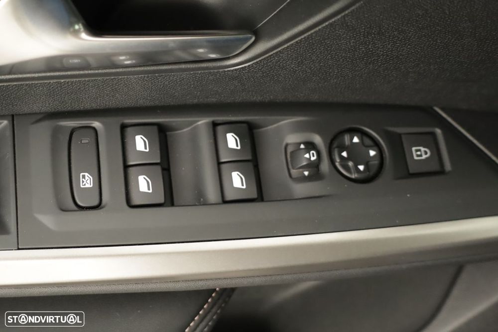 Peugeot 5008 1.2 Hybrid Allure e-DCS6 - 20
