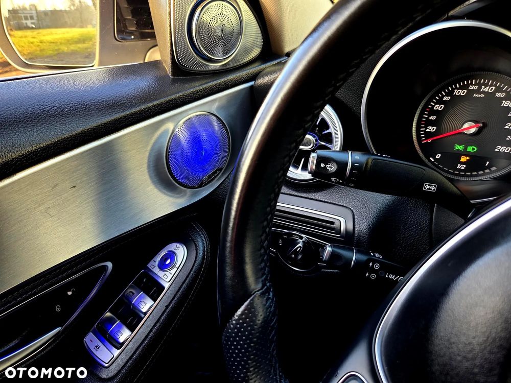 Mercedes-Benz Klasa C - 32