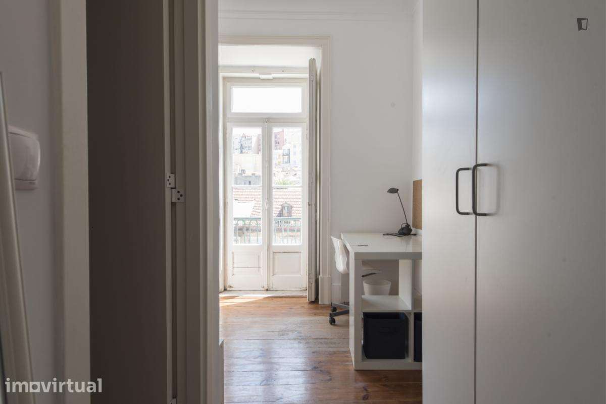 Quarto - localizado em Intendente Lisbon - Grande imagem: 3/37