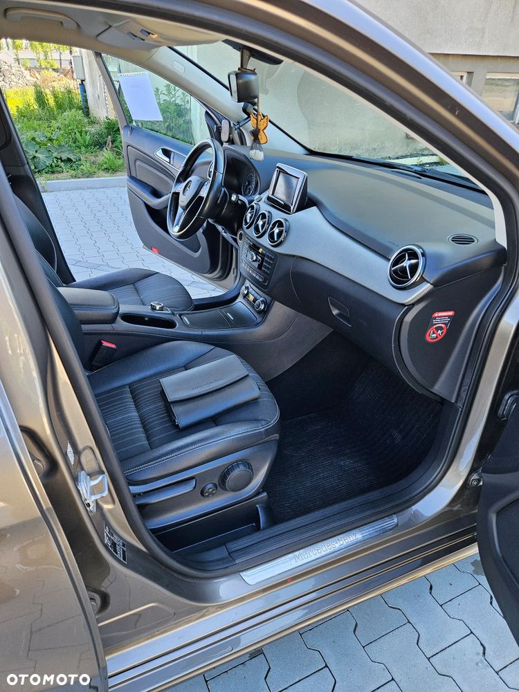 Mercedes-Benz Klasa B 220 4-Matic - 11