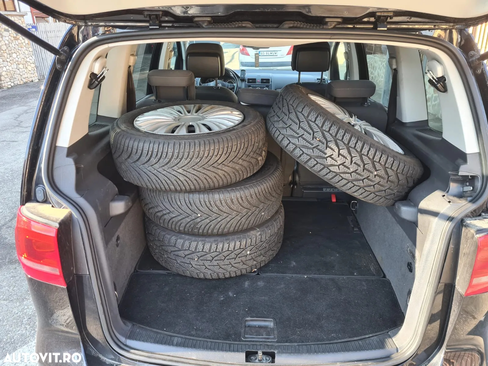 Volkswagen Touran 1.6 TDI DPF BlueMotion Technology DSG Life - 10