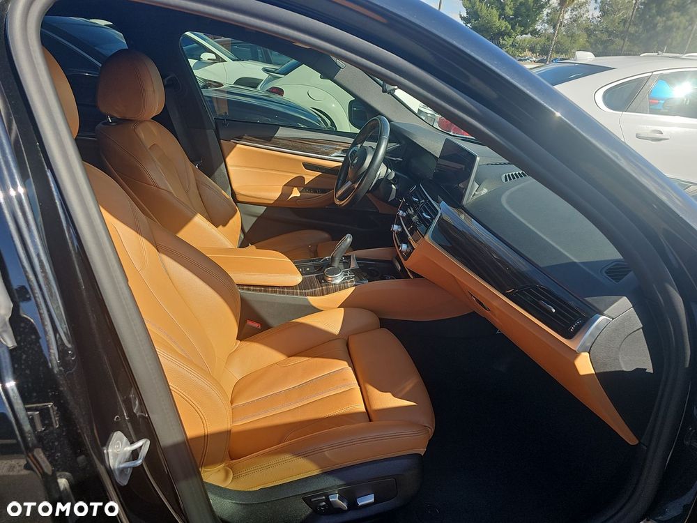 BMW Seria 5 540i xDrive M Sport Edition - 10