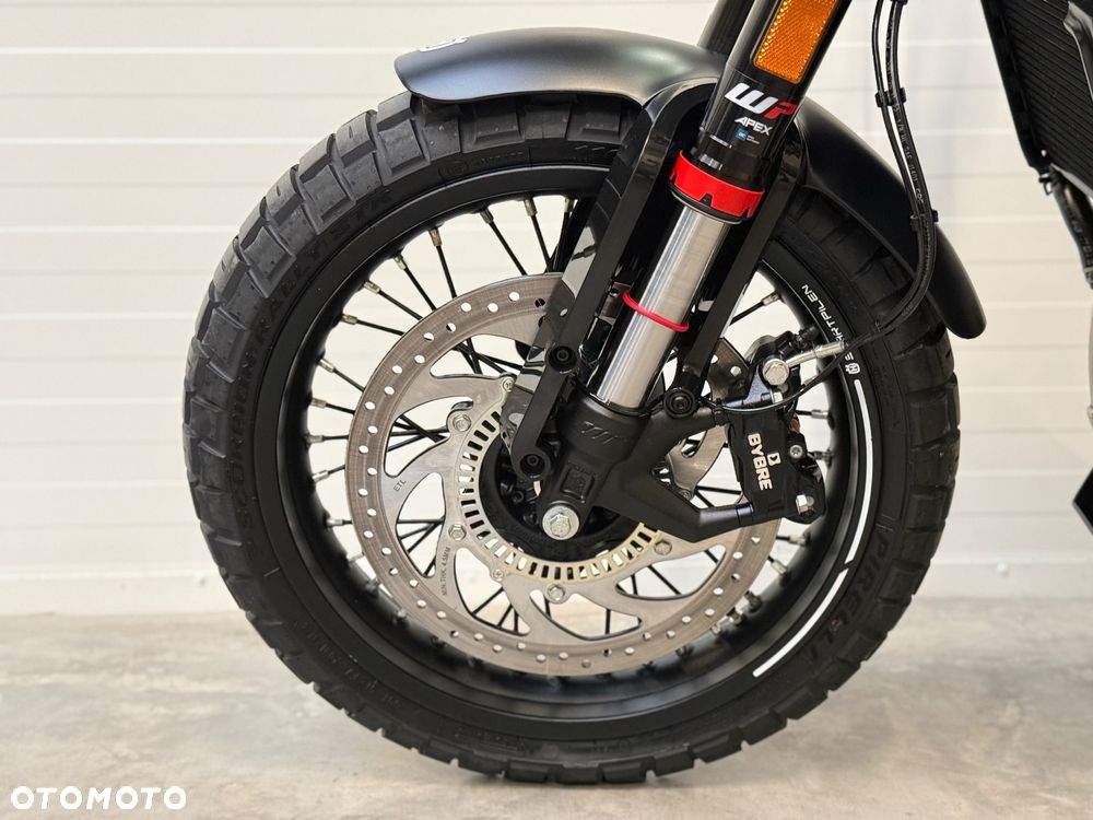 Husqvarna Svartpilen - 24
