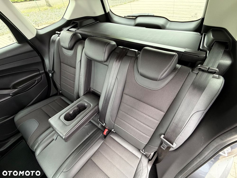 Ford Kuga 1.5 EcoBoost 2x4 Titanium - 35