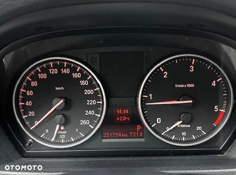 BMW Seria 3 318d DPF Touring - 14