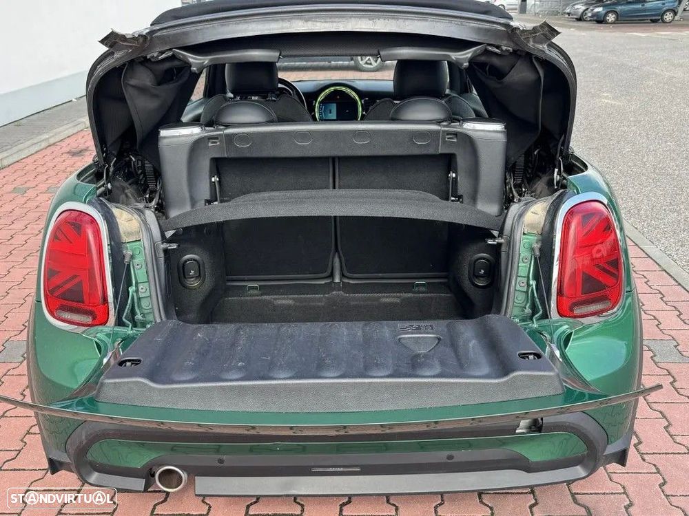 MINI Cabrio Cooper Premium Essential Auto - 28