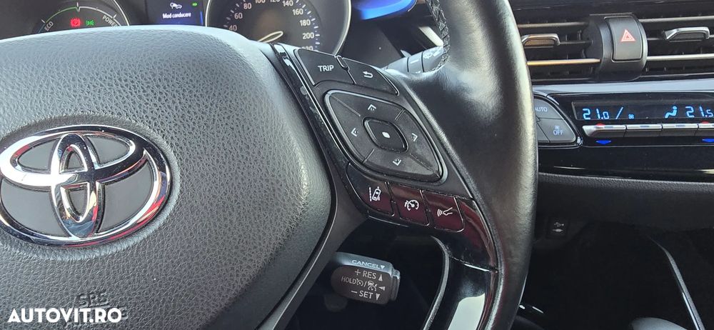 Toyota C-HR Hybrid Style Selection - 11