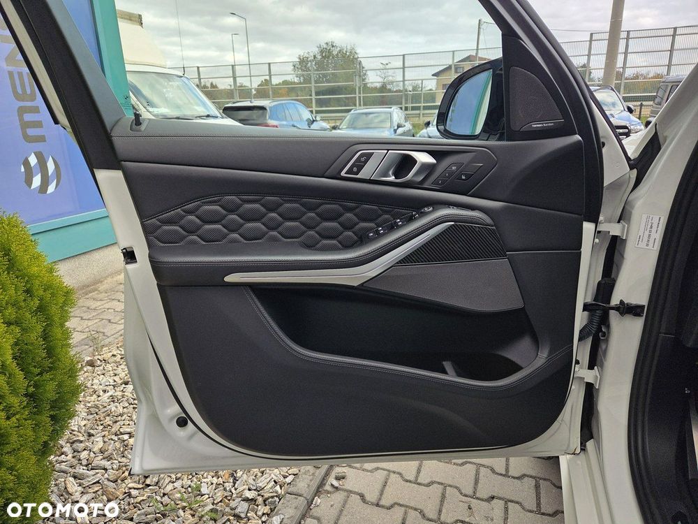BMW X5 M Competition - 24