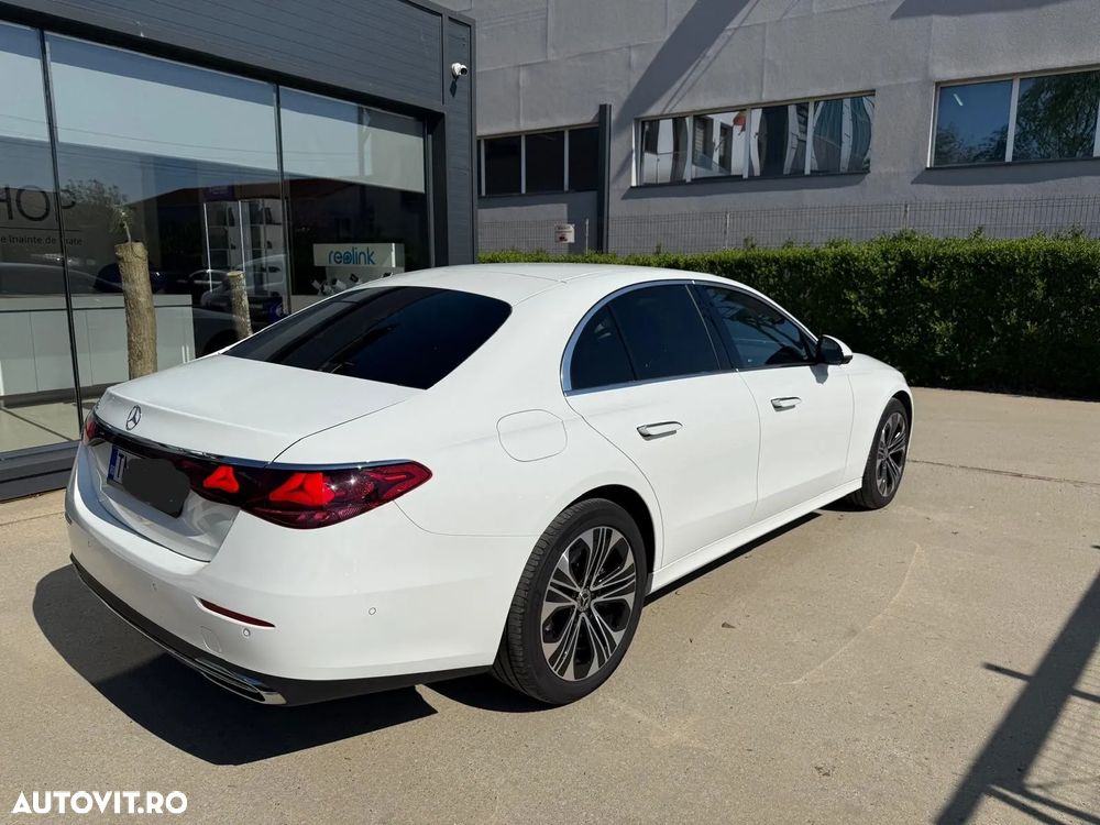 Mercedes-Benz E 300 PHEV - 11