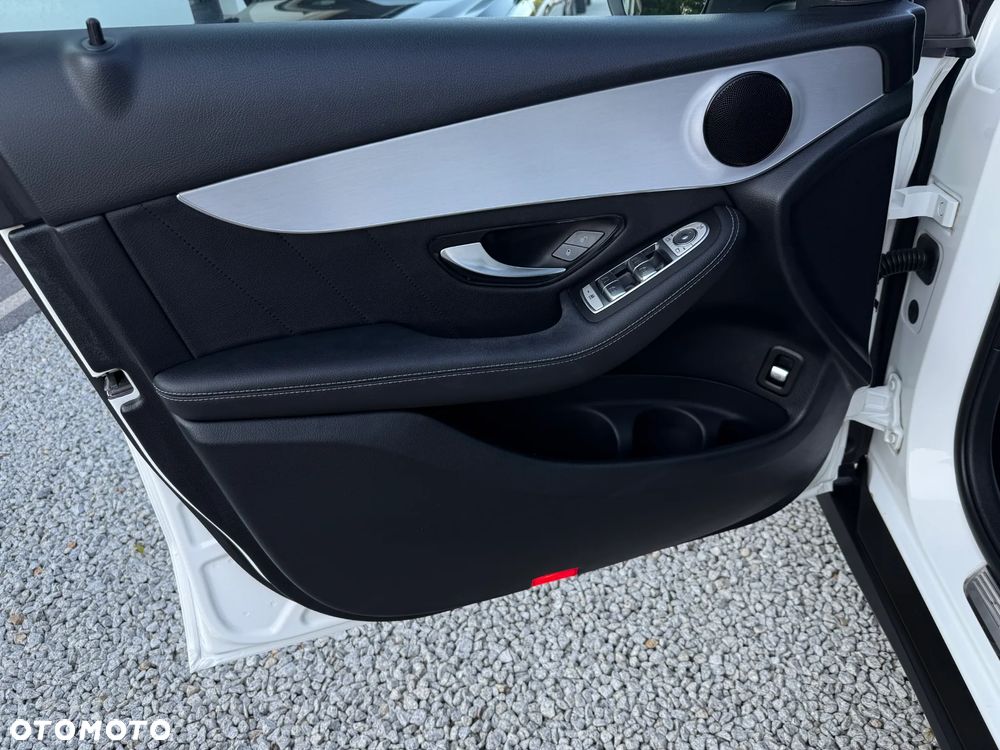 Mercedes-Benz GLC 200 d 4Matic 9G-TRONIC AMG Line - 23
