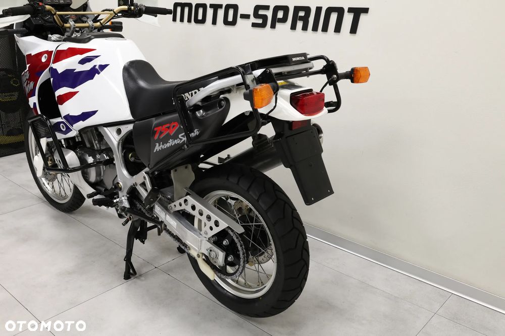 Honda XRV - 15