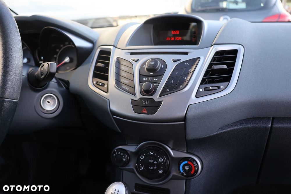 Ford Fiesta 1.25 Trend - 11