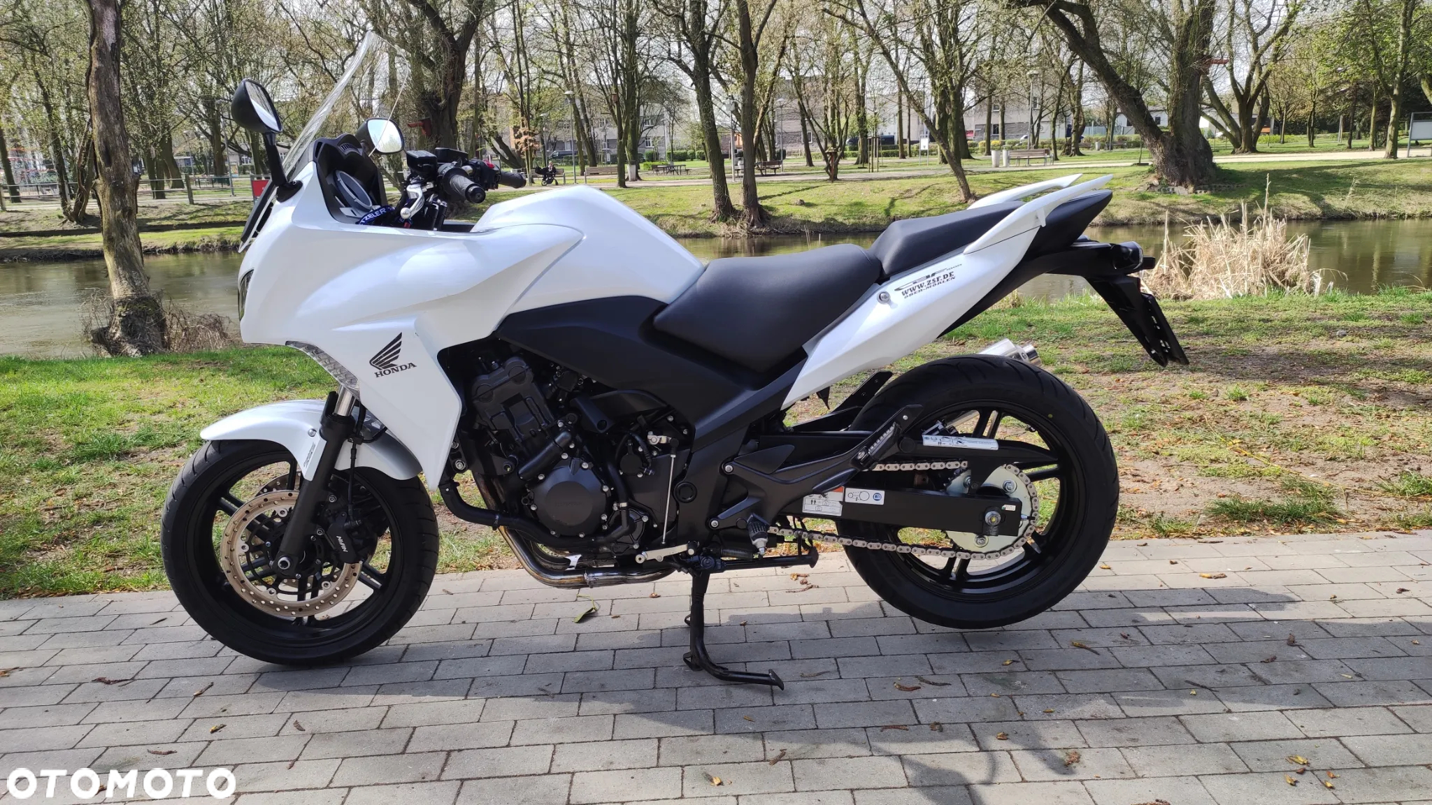 Honda CBF - 2