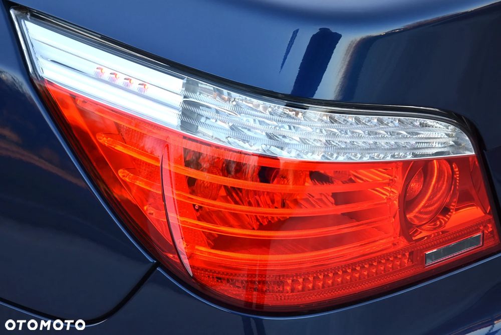 BMW Seria 5 523i Edition Exclusive - 21