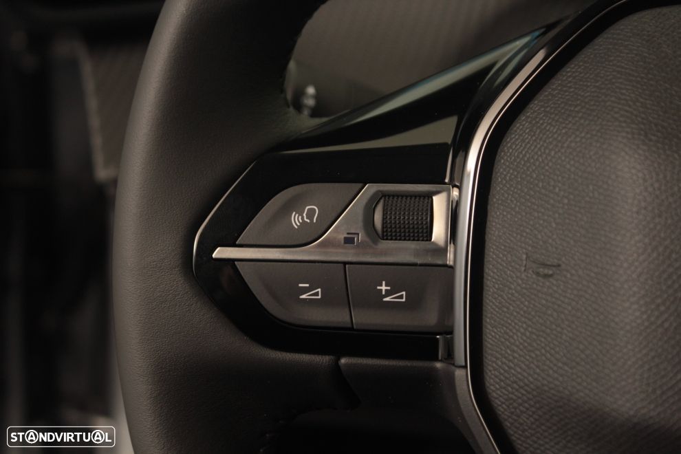 Peugeot 208 1.2 PureTech Active Pack - 28