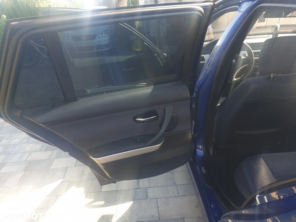 BMW Seria 3 318d - 34