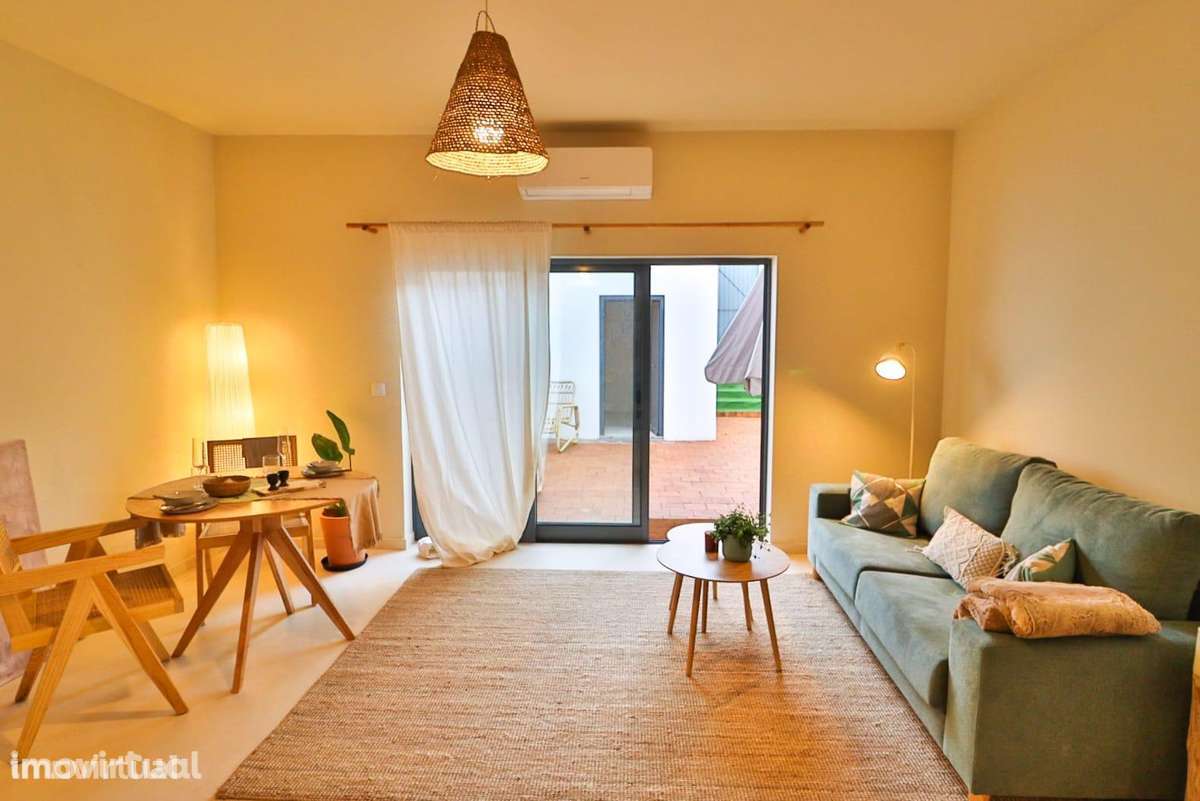 Prédio com 3 apartamentos renovados - Grande imagem: 2/21