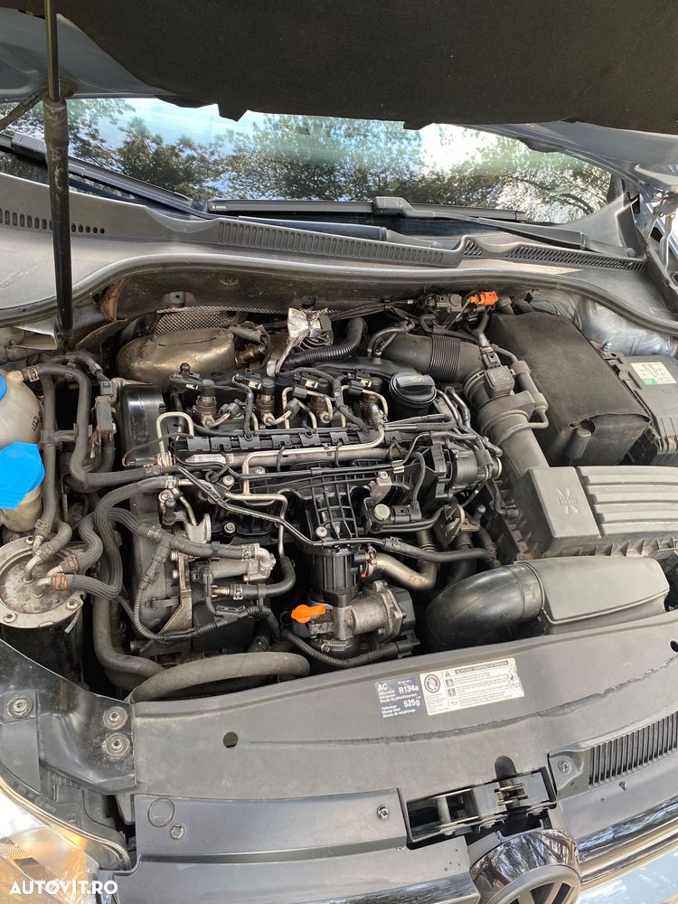 Volkswagen Golf 1.6 TDI DPF Highline - 4