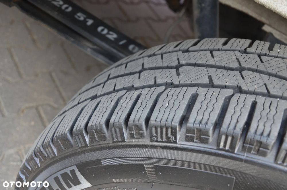 Mercedes-Benz Sprinter - 25