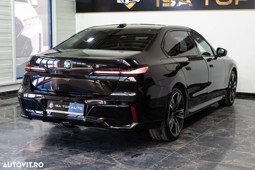 BMW Seria 7 740d xDrive MHEV - 38