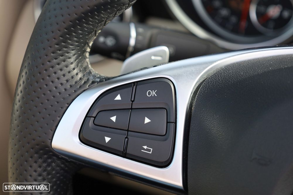 Mercedes-Benz SLC 180 - 21