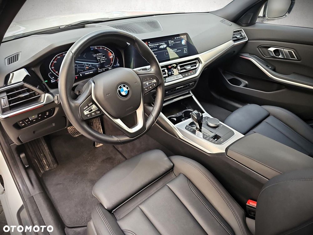 BMW Seria 3 320d xDrive Sport Line sport - 11
