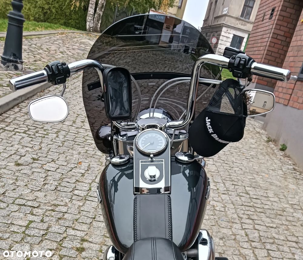 Harley-Davidson Softail Deluxe - 28
