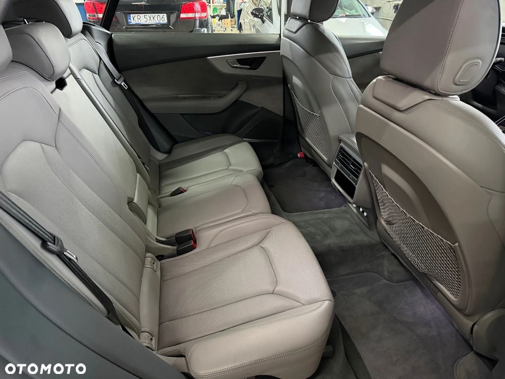 Audi Q8 - 11