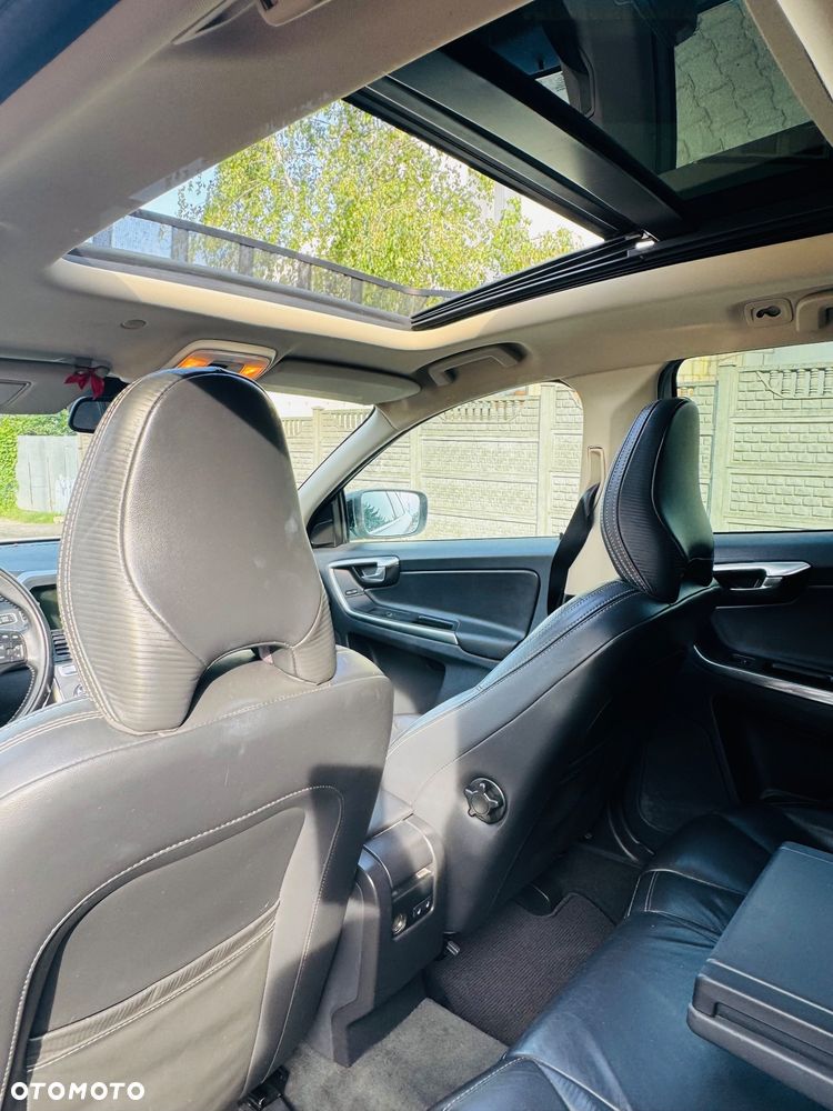 Volvo XC 60 D5 AWD Momentum - 7