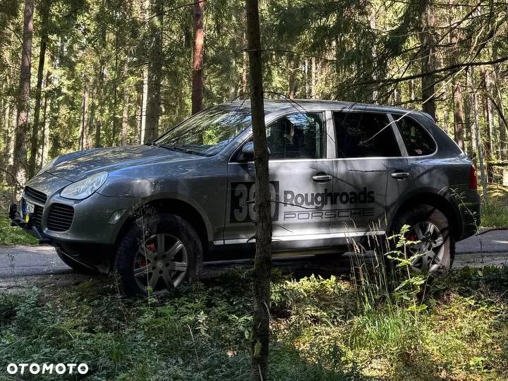 Porsche Cayenne - 1