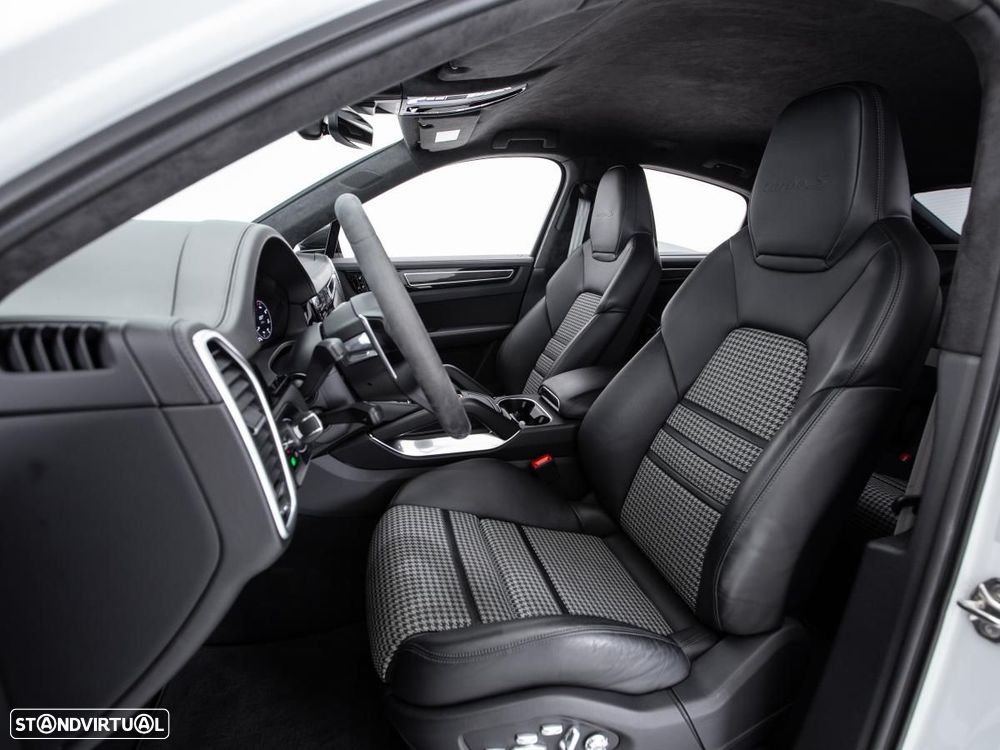 Porsche Cayenne Coupé Turbo S E-Hybrid - 8