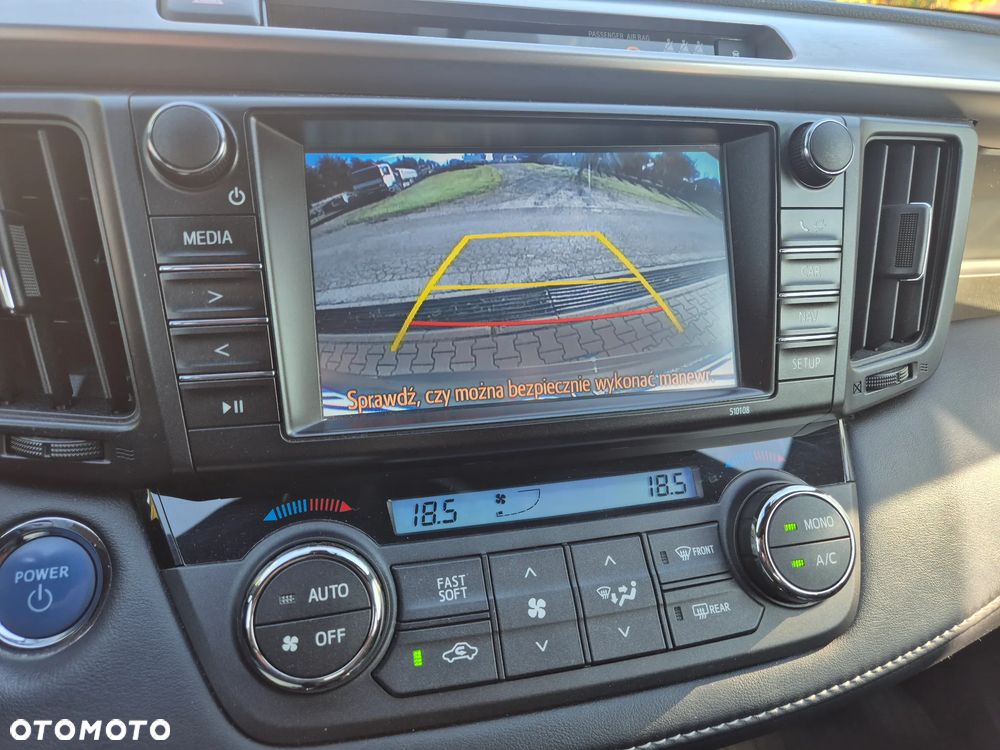 Toyota RAV4 Hybrid Premium 4x2 - 21