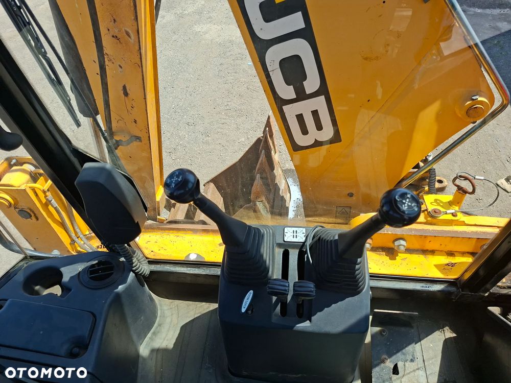 JCB 2CX - 10