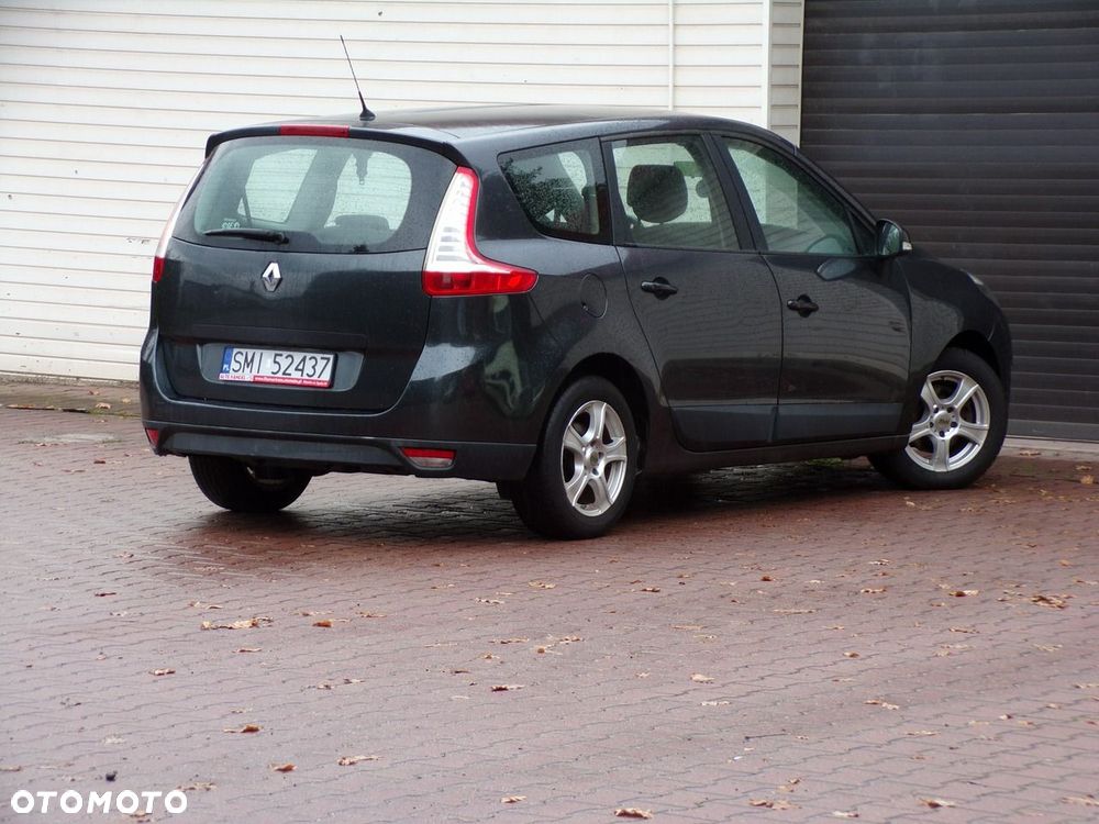 Renault Grand Scenic - 12