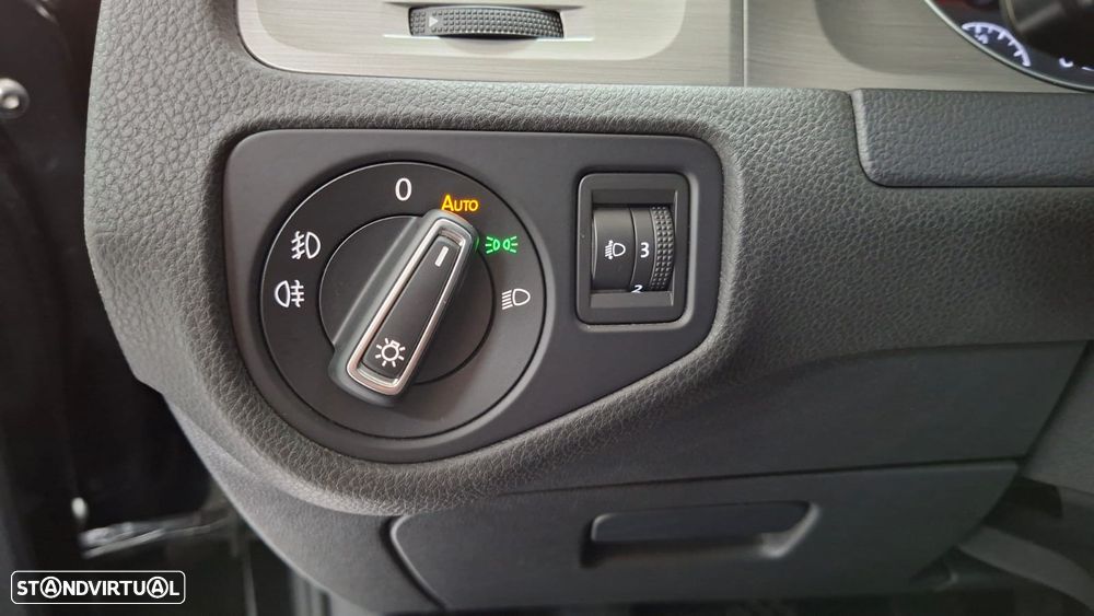 VW Golf 1.6 TDi Highline - 26