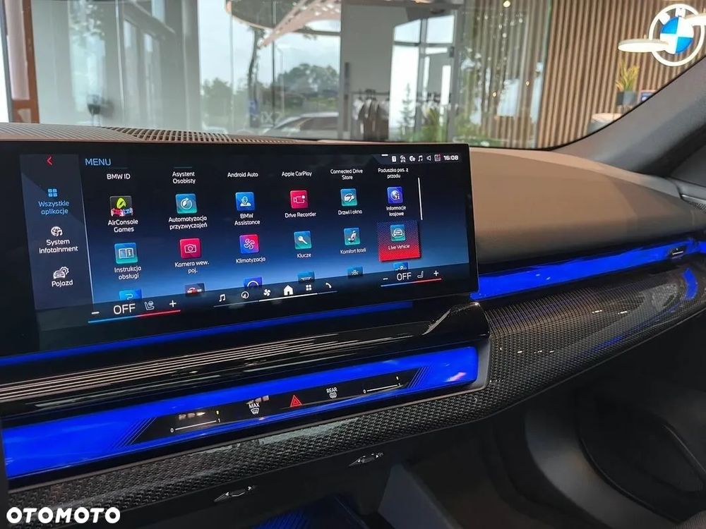 BMW i5 M60 Touring - 14