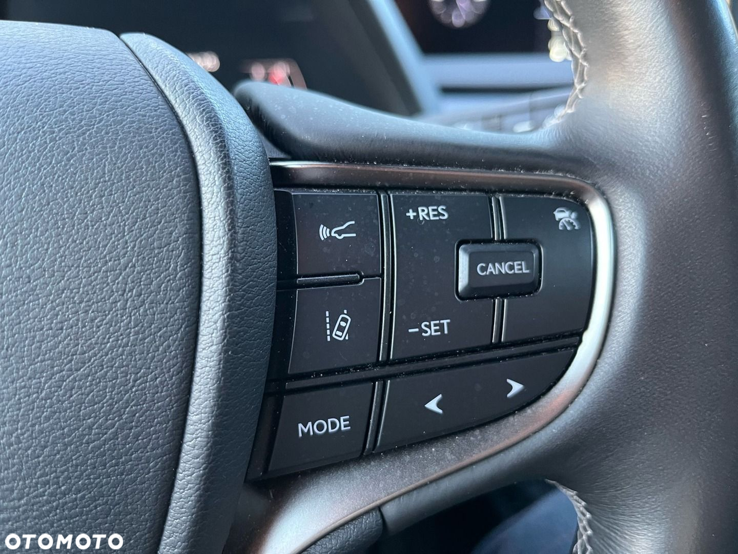 Lexus UX 200 GPF Business Edition 2WD - 26