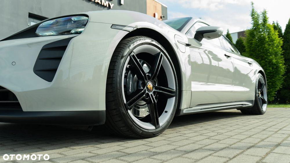 Porsche Taycan GTS - 4