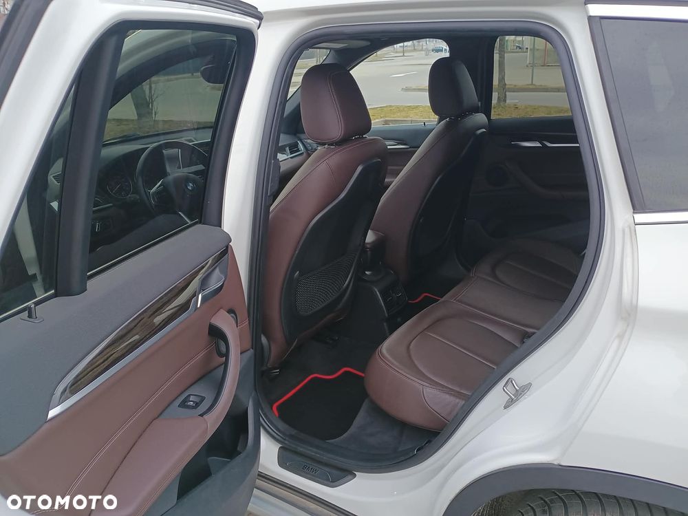 BMW X1 xDrive25i Advantage - 3