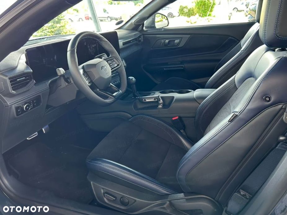 Ford Mustang - 13
