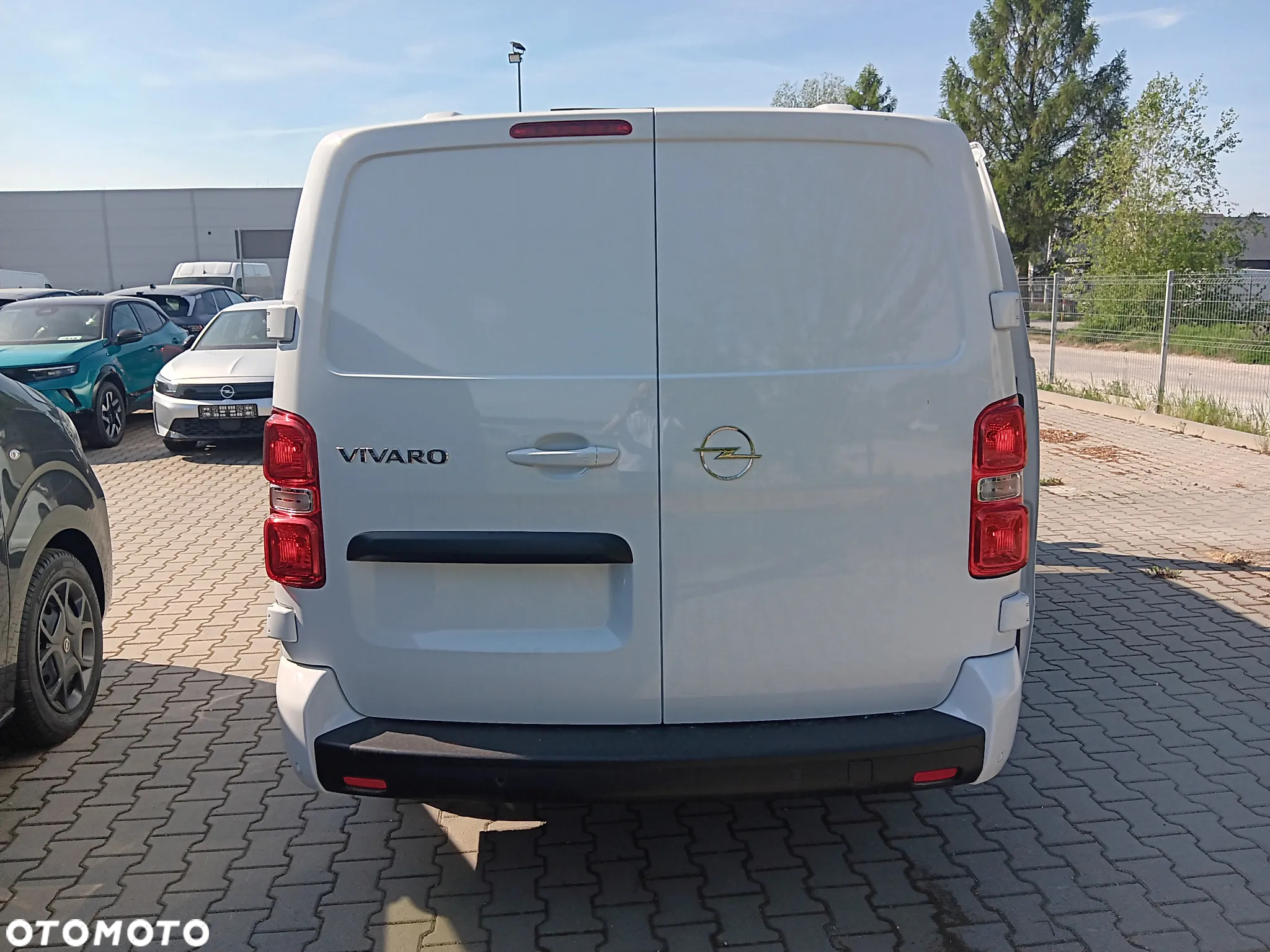Opel Vivaro Furgon Extra Long - 6