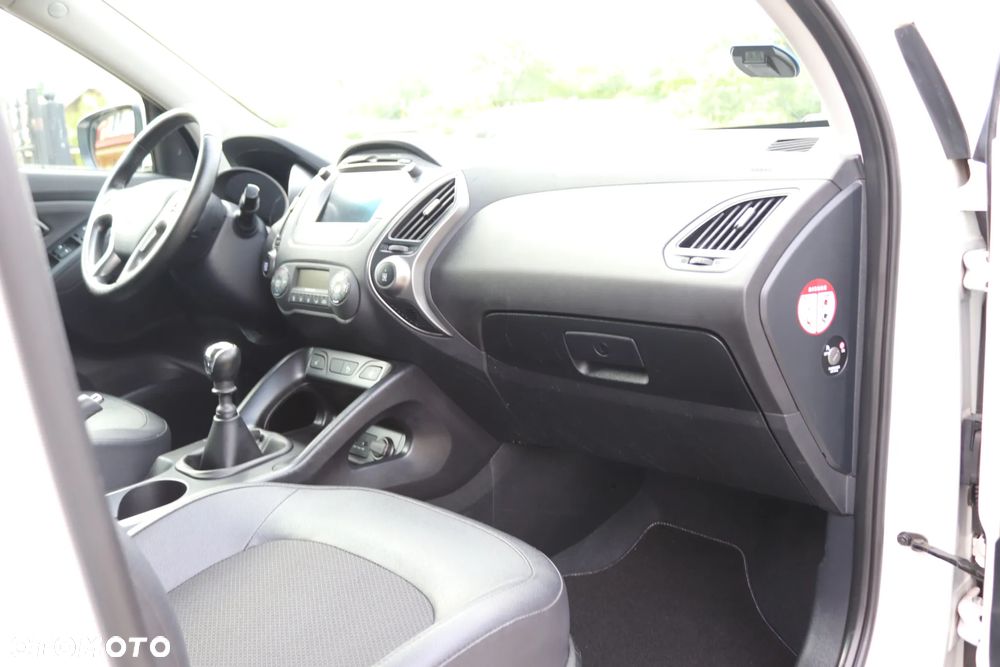 Hyundai ix35 1.6 2WD Fifa World Cup Edition - 30