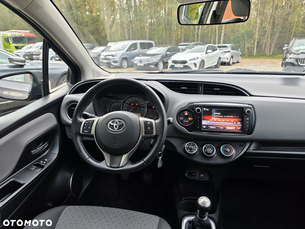 Toyota Yaris 1.33 Premium EU6 - 19
